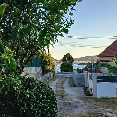 度假居 Casa Porto Meloxo Playa 格罗韦
